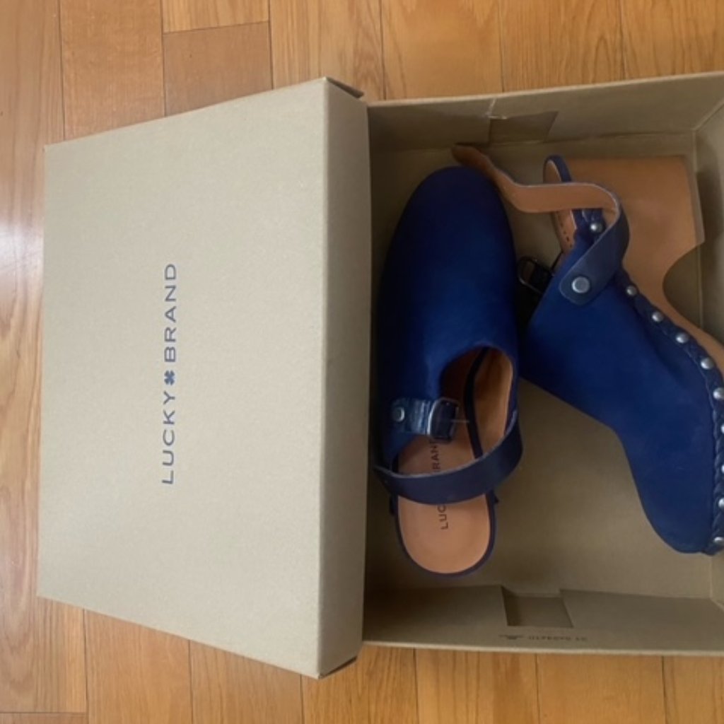 Lucky Brand Blue Suede Clogs Brand New